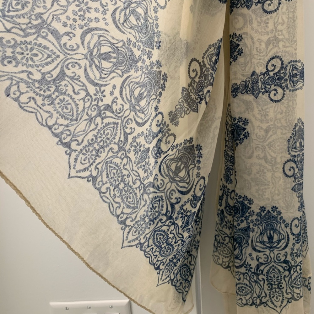 Scarf - Picture 2 of 3